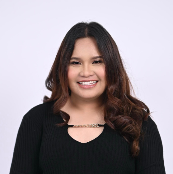 Clari Magallanes, Executive Assistant